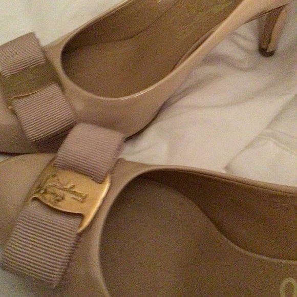 Salvatore Ferragama Shoe, Size 6 Color - Blush - Tan - Neutral - Patent Leather - Picture 10 of 12